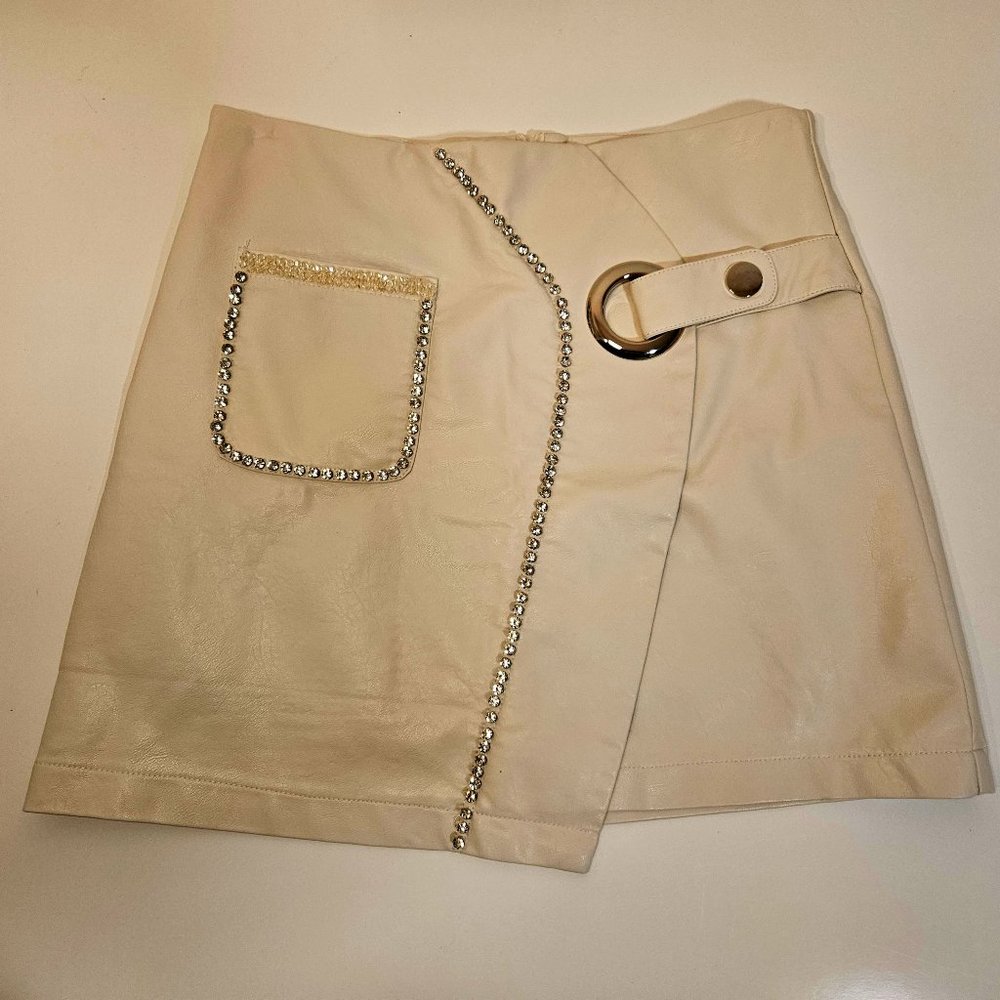 Pleather skirt/skort with rhinestones in light cream color. Size XL. NWOT